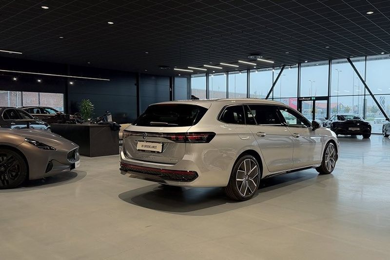 Volkswagen Passat bild 2