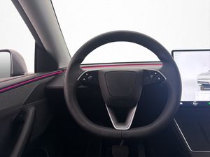 Tesla Model Y bild 12
