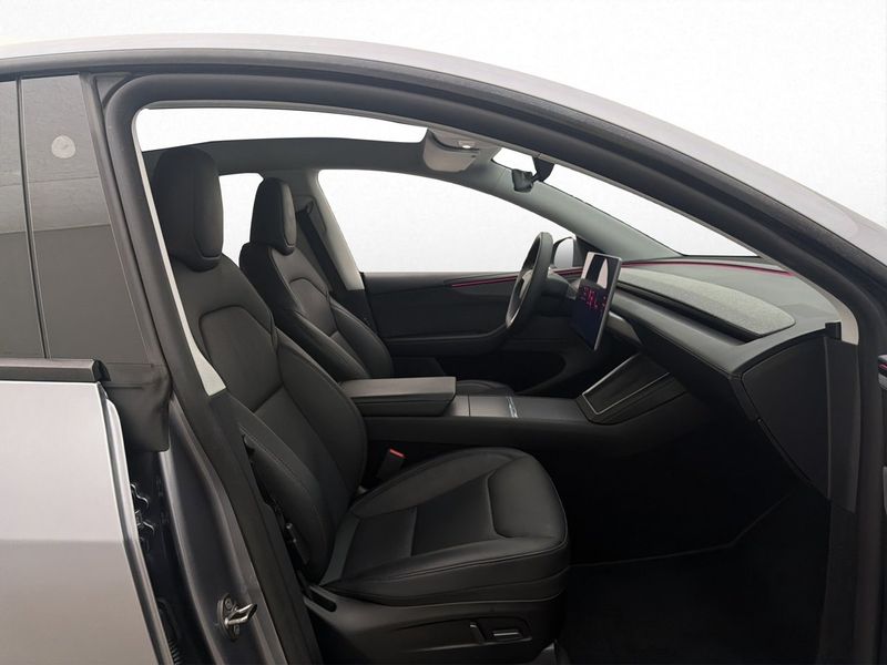 Tesla Model Y bild 13