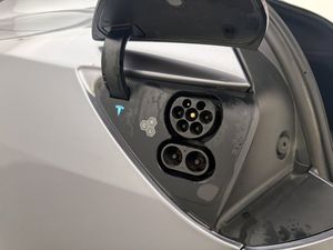 Tesla Model Y bild 31