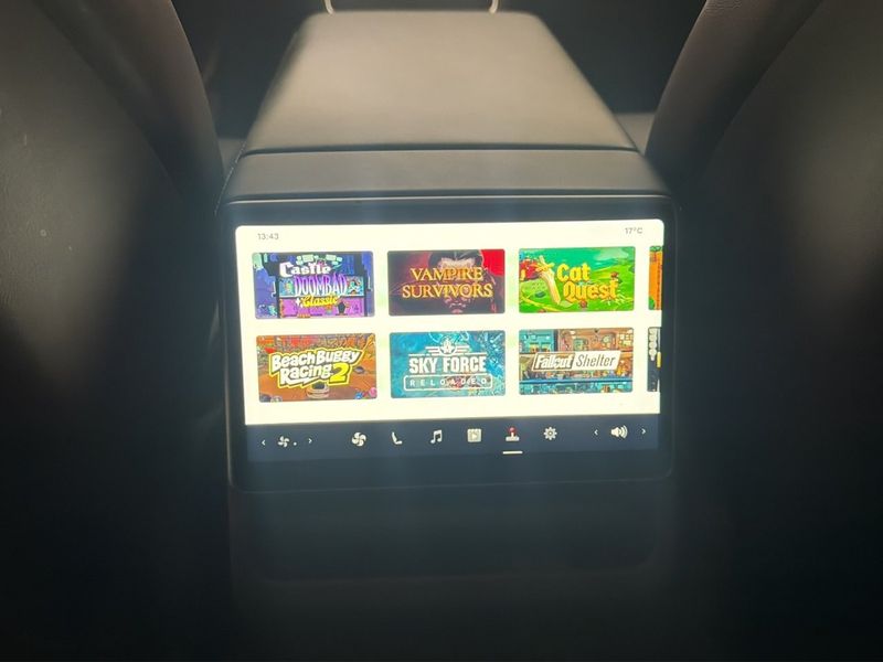 Tesla Model Y bild 27