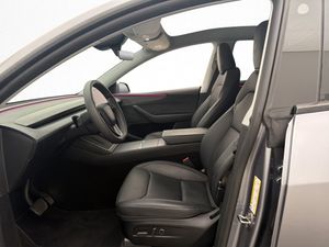 Tesla Model Y bild 10