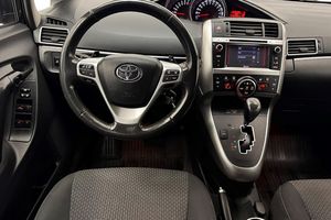 Toyota Verso bild 19