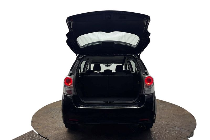 Toyota Verso bild 8