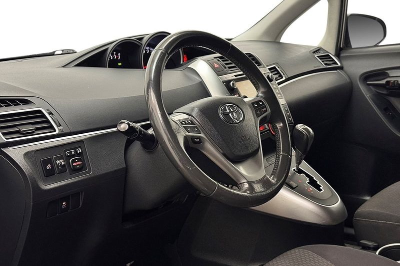 Toyota Verso bild 13