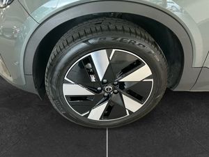 Volvo EX40 bild 9