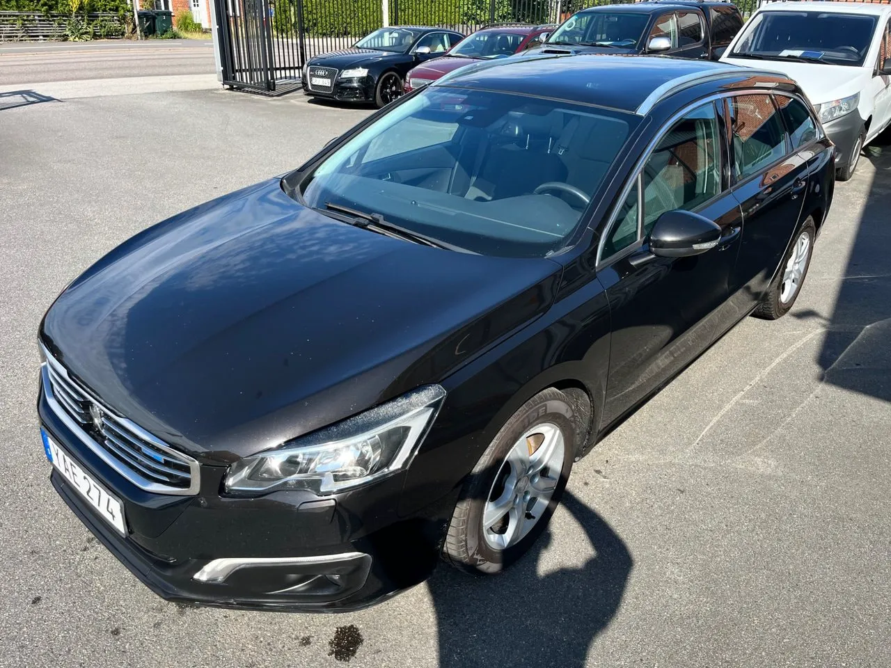 Vehicle image 3