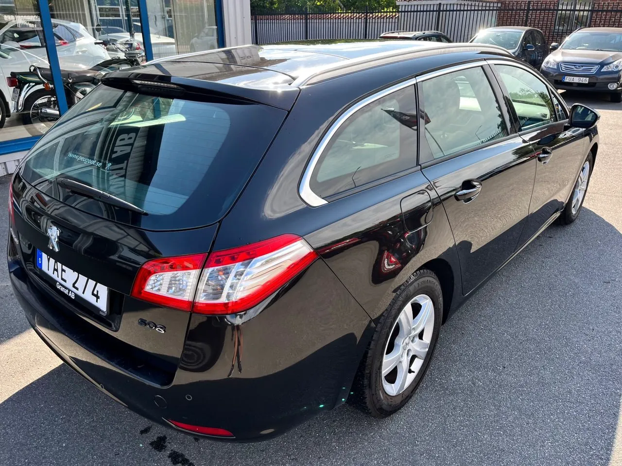 Vehicle image 5