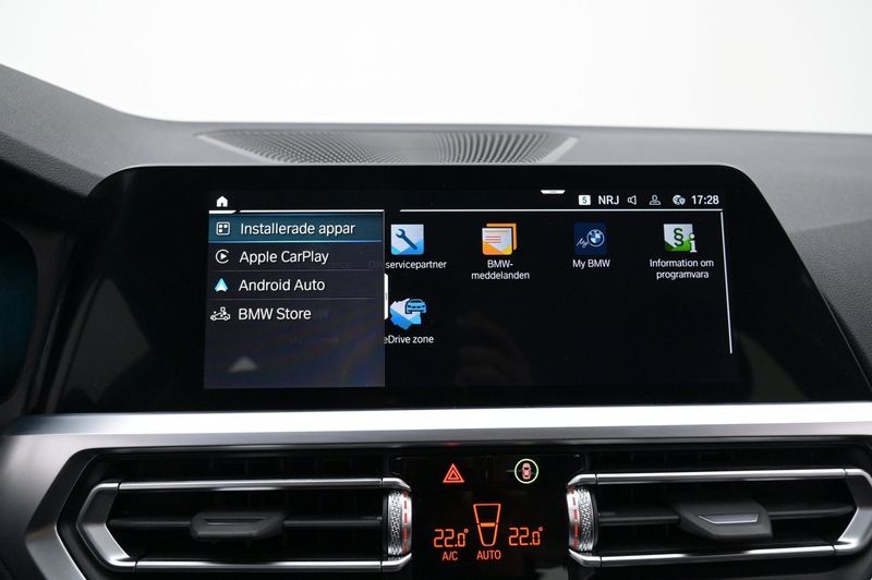 BMW 330 bild 16
