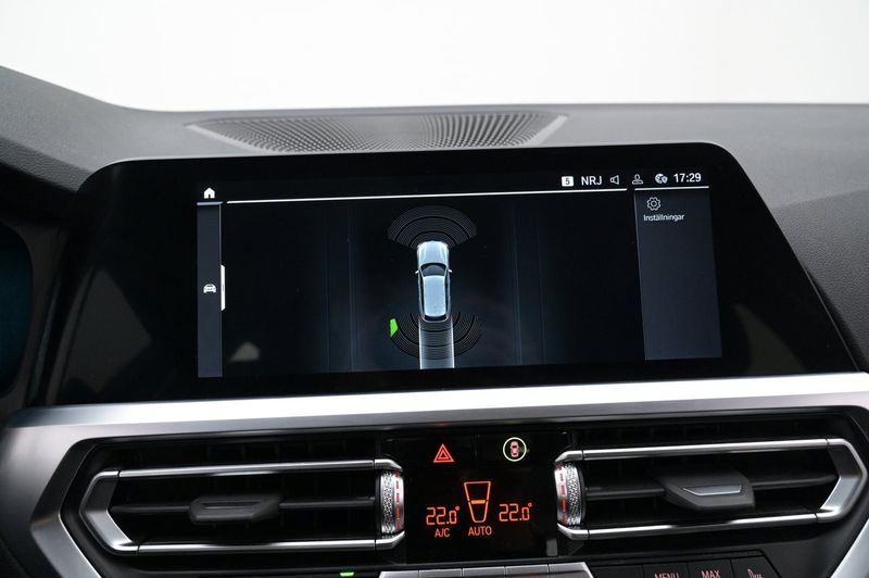 BMW 330 bild 12