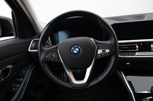 BMW 330 bild 7