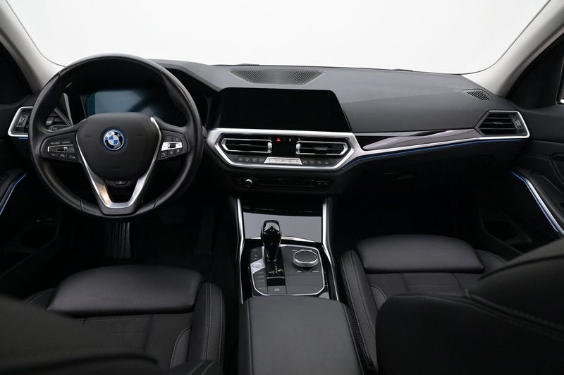 BMW 330 bild 6
