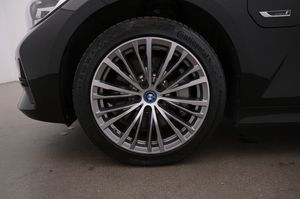 BMW 330 bild 27
