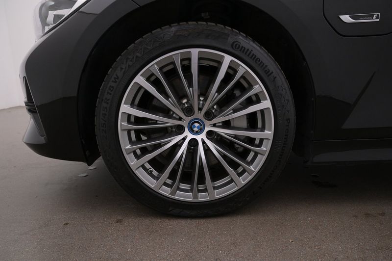 BMW 330 bild 27