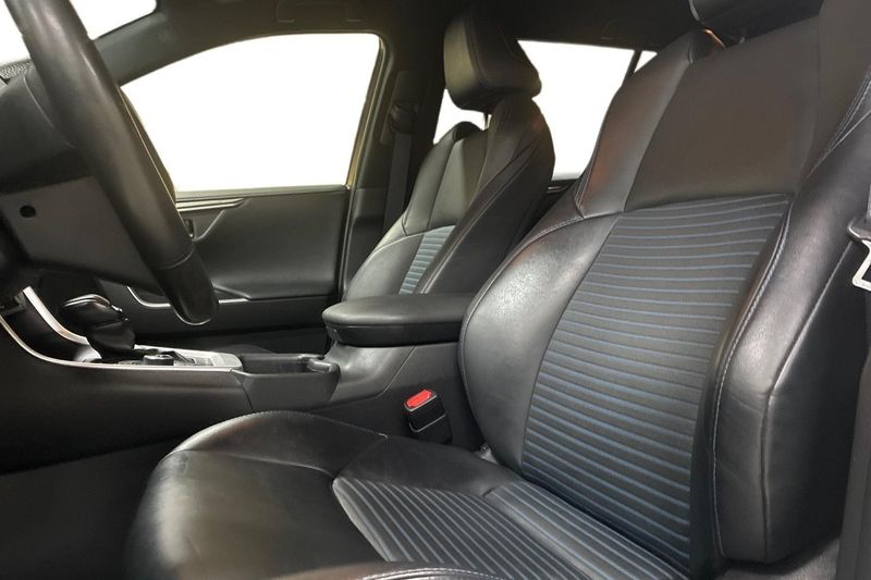 Toyota RAV4 bild 12