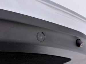 Tesla Model Y bild 17