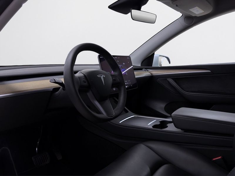 Tesla Model Y bild 9