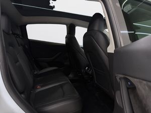 Tesla Model Y bild 10