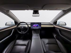 Tesla Model Y bild 11