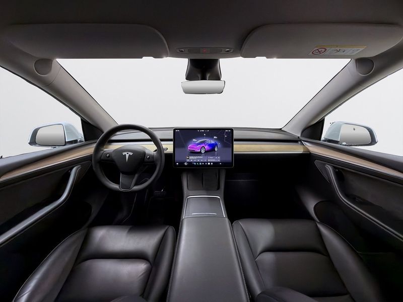 Tesla Model Y bild 11