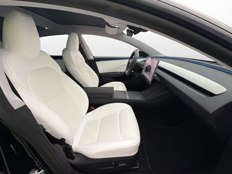 Tesla Model 3 bild 17