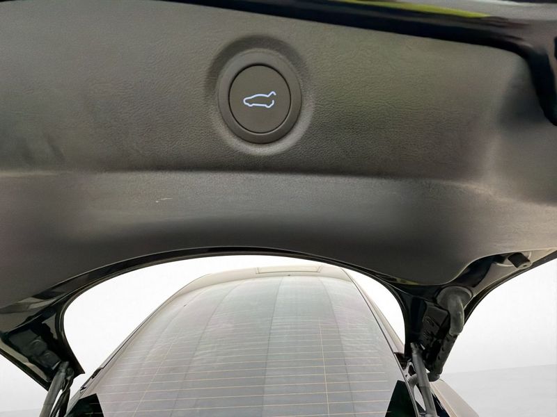 Tesla Model 3 bild 21