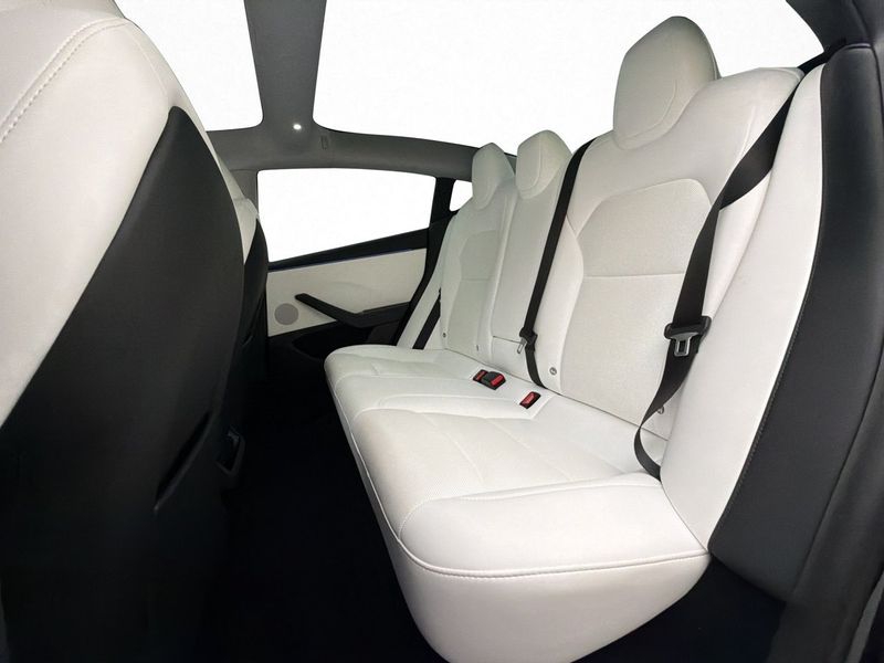 Tesla Model 3 bild 14