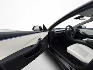 Tesla Model 3 bild 11