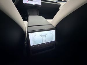 Tesla Model 3 bild 22