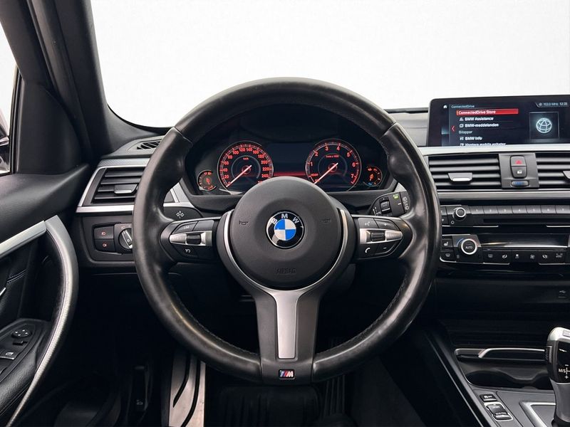 BMW 320 bild 13