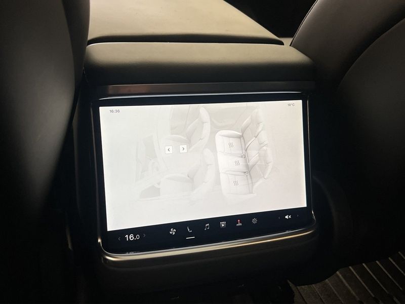 Tesla Model S bild 31