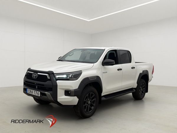 Toyota Hilux Invincible 2.8 4WD Värm Drag Diff CarPlay Moms - 2024