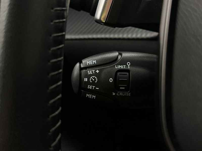 Peugeot 208 bild 14
