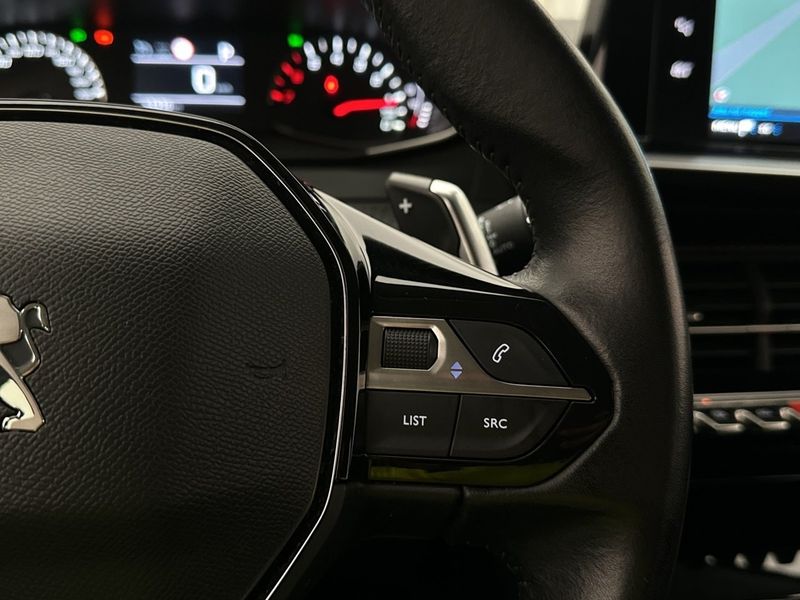 Peugeot 208 bild 18
