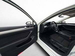 Volkswagen Passat bild 11