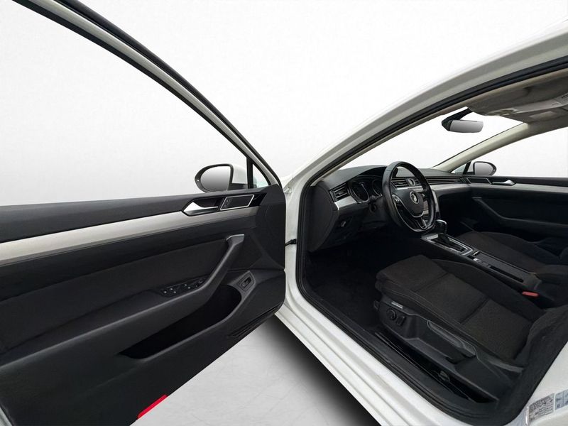 Volkswagen Passat bild 11