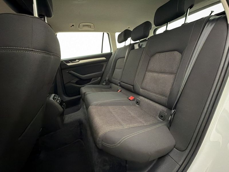Volkswagen Passat bild 24