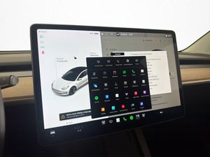 Tesla Model 3 bild 18
