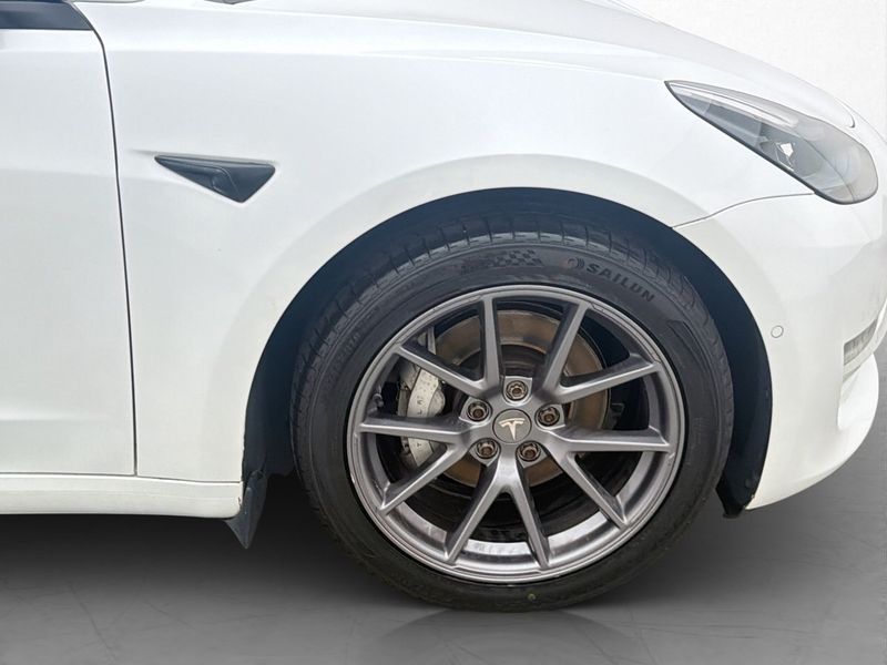 Tesla Model 3 bild 31
