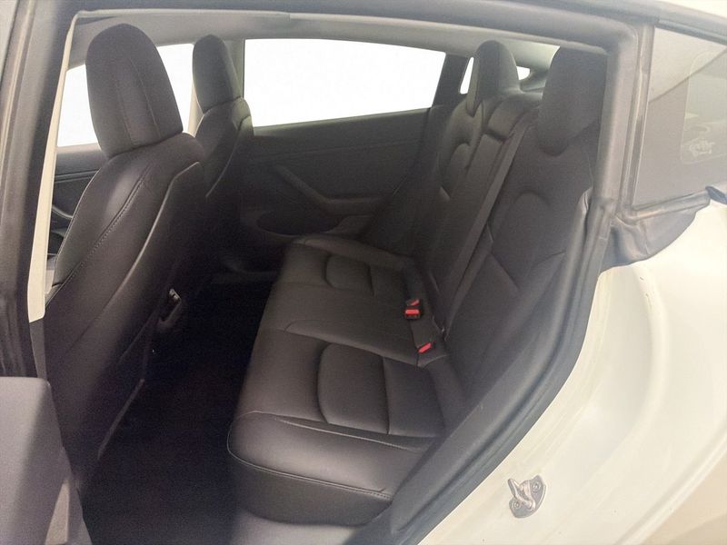 Tesla Model 3 bild 26