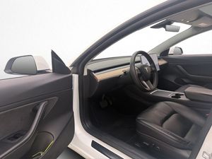 Tesla Model 3 bild 11