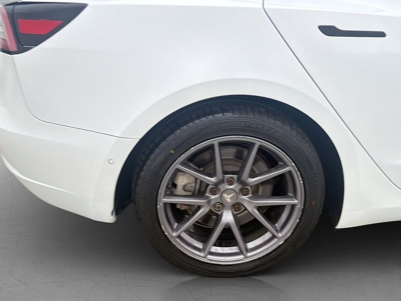Tesla Model 3 bild 30