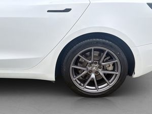 Tesla Model 3 bild 29