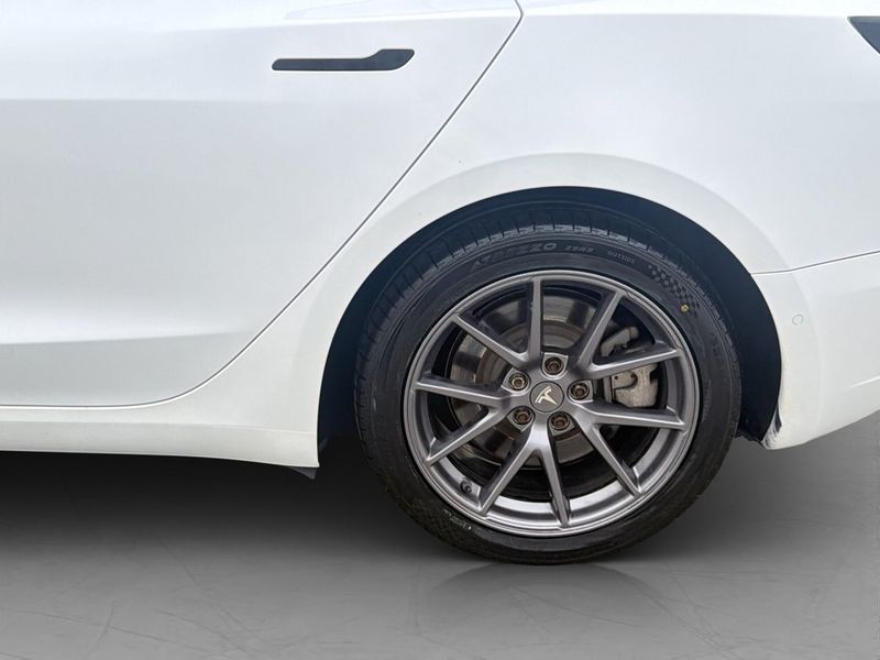 Tesla Model 3 bild 29