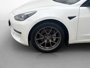 Tesla Model 3 bild 28