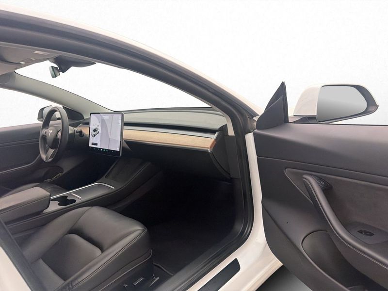 Tesla Model 3 bild 25