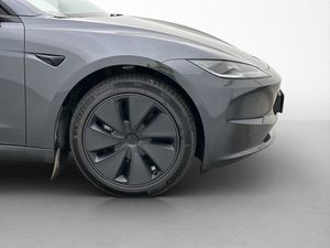 Tesla Model 3 bild 38