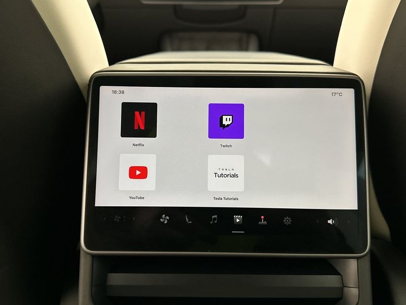 Tesla Model 3 bild 28