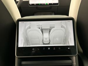 Tesla Model 3 bild 30