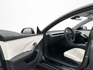 Tesla Model 3 bild 13